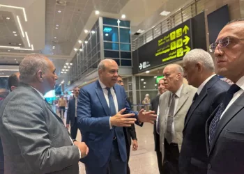 Hefny inspects Cairo Airport, orders faster passenger processing