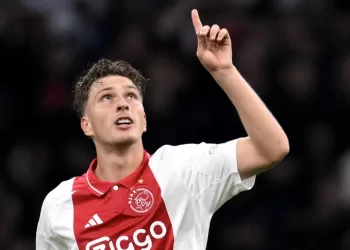 Godts joins PSG from Ajax