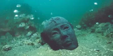 Egypt to display 275 artifacts from sunken cities in Chicago 1 - Egyptian Gazette Egypt to display 275 artifacts from sunken cities in Chicago