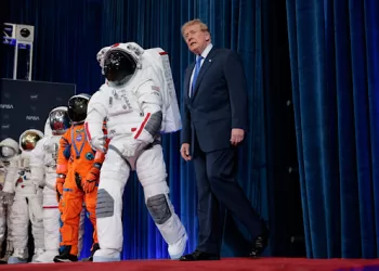 Trump signs order to create a US Space Academy