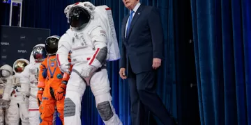 Trump signs order to create a US Space Academy