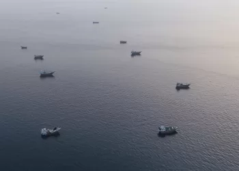 Iran: Hormuz to stay closed until US ends war