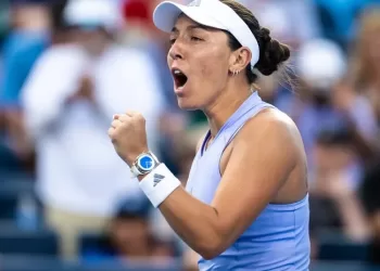 Pegula knocks out Swiatek in Cincy
