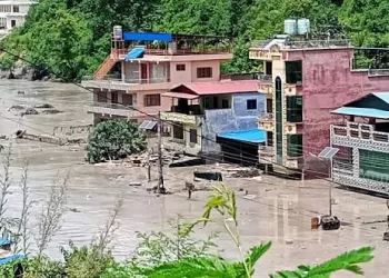 Nepal flash flood kills 8, damages roads