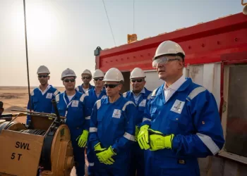 Oil Min. follows up resumption of drilling at Aswan’s Baraka field 