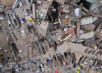 Search for Colombia earthquake survivours continues