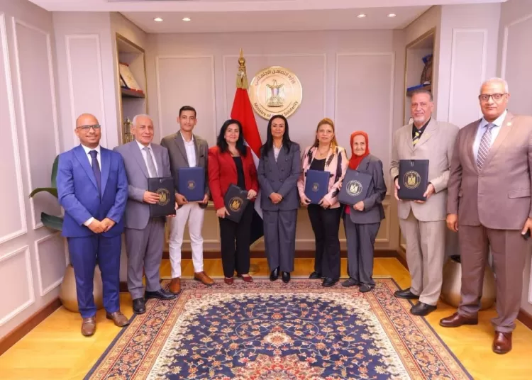 Social Solidarity Minister witnesses microfinance contracts signing 11 - Egyptian Gazette Social Solidarity Minister witnesses microfinance contracts signing 10 - Egyptian Gazette