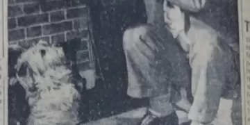 Humphrey Lyttelton plays jazz for a canine fan
