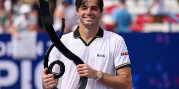 Fritz lifts Washington ATP trophy