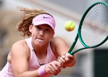 Rybakina advances in Toronto