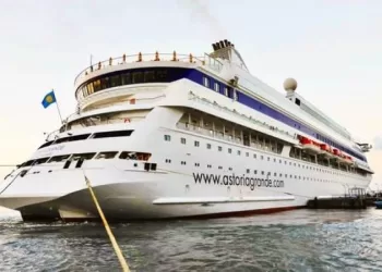 cruise ship
