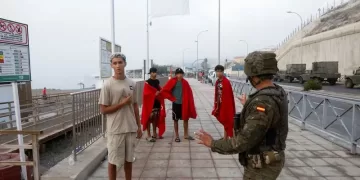 Spain installs floating barrier in Ceuta