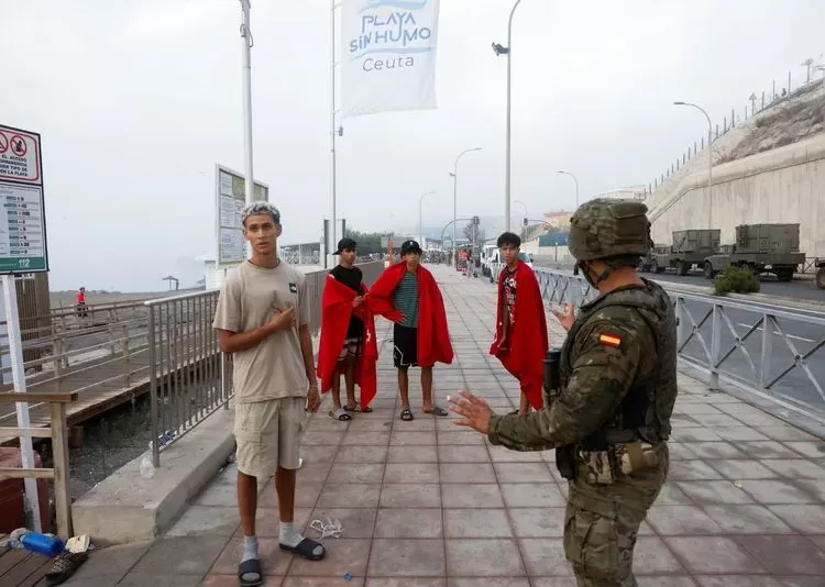Spain installs floating barrier in Ceuta 11 - Egyptian Gazette