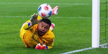 Frankfurt signs goalkeeper Atubolu