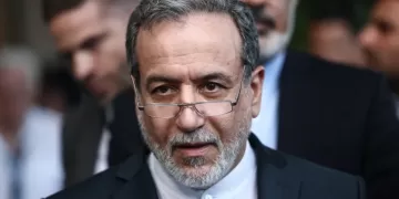 Iran dismisses US economic threats