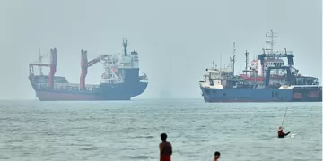 Iran says strait won't open until US ‘corrects’ behaviour 1 - Egyptian Gazette Iran says strait won’t open until US ‘corrects’ behaviour