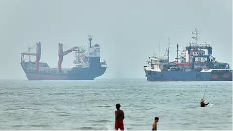 Iran says strait won't open until US ‘corrects’ behaviour 11 - Egyptian Gazette Iran says strait won't open until US ‘corrects’ behaviour 10 - Egyptian Gazette
