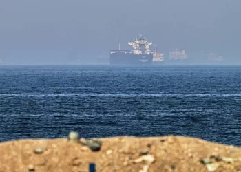 Iran says close to deal with Oman on Hormuz route