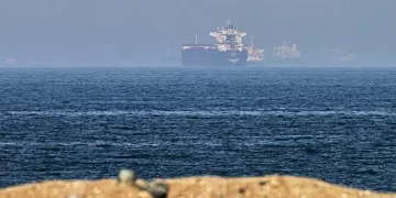 Iran says close to deal with Oman on Hormuz route