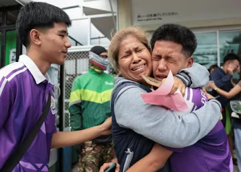 Thai teen kills 8, then himself in rampage