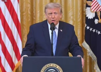 Trump heads into midterms short on foreign policy wins