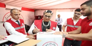 Red Crescent, NCW launch 'Volunteer Day' for Gaza aid 1 - Egyptian Gazette volunteering