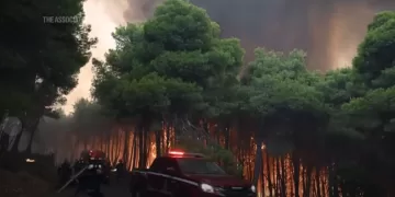 New wildfires force thousands to flee Europe