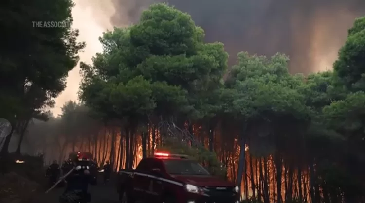 New wildfires force thousands to flee Europe 11 - Egyptian Gazette