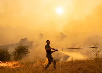 EU sends helicopters, firefighters to Serbia to tackle wildfires