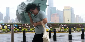 Shanghai cancels 1,300 flights because of Typhoon Dolphin