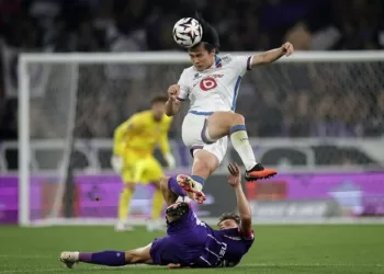 Ueda fires Lille to Ligue 1 top