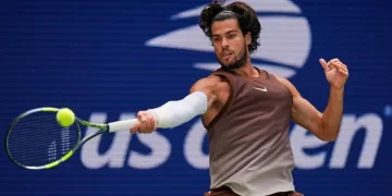 US Open: Alcaraz wins, Sabalenka advances