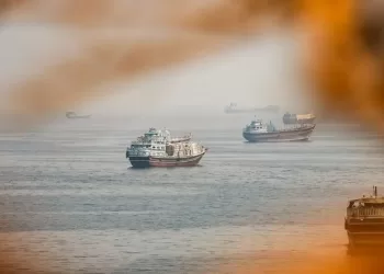 Tanker struck by projectiles in Hormuz Strait