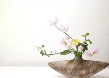 Ikebana: Finding calm in ancient floral art