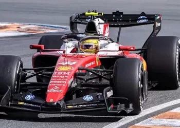 Hamilton chases Ferrari dream at Monza