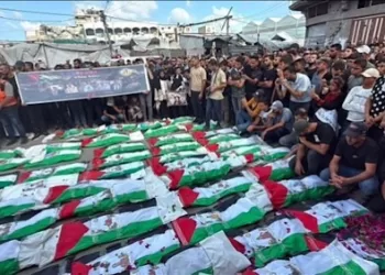 Funeral held for 100 Palestinians recovered from Gaza rubble