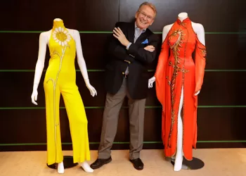 Bob Mackie, designer for Cher and Marilyn, dies at 87