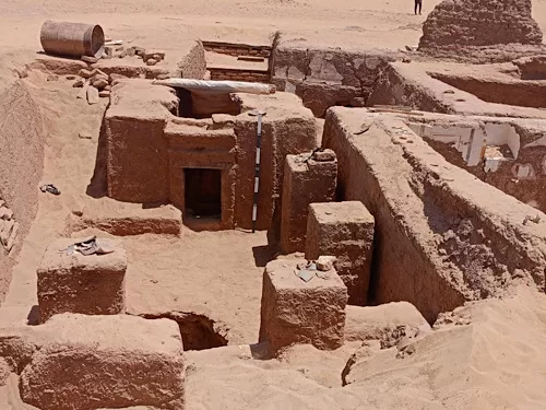 Roman-era pyramid tomb found in Egypt’s Dakhla Oasis 14 - Egyptian Gazette