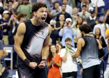Shelton stuns Alcaraz to reach US Open semis