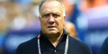 Curacao extend manager Advocaat’s contract