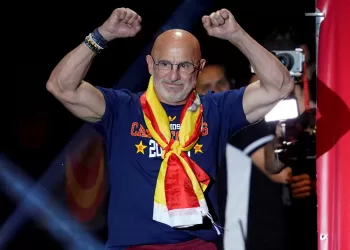 Luis de la Fuente extends Spain contract