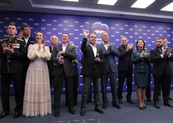 Pro-Putin party gets record 355 parliamentary seats