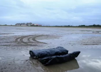Child, 2 women die on migrant boat