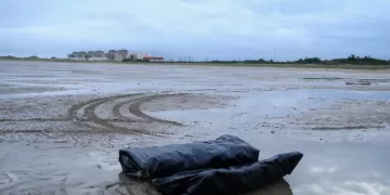 Child, 2 women die on migrant boat