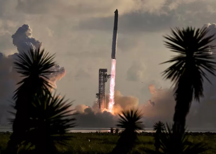 SpaceX's Starship reaches orbit despite engine issue 11 - Egyptian Gazette