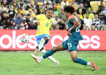 Raphinha leaves Brazil camp