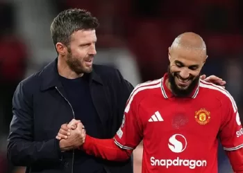 Man Utd must keep pushing – Carrick