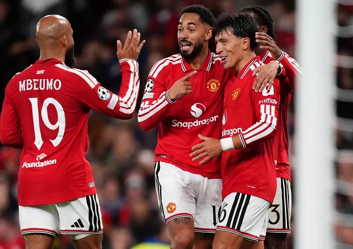 Man Utd must keep pushing – Carrick 17 - Egyptian Gazette