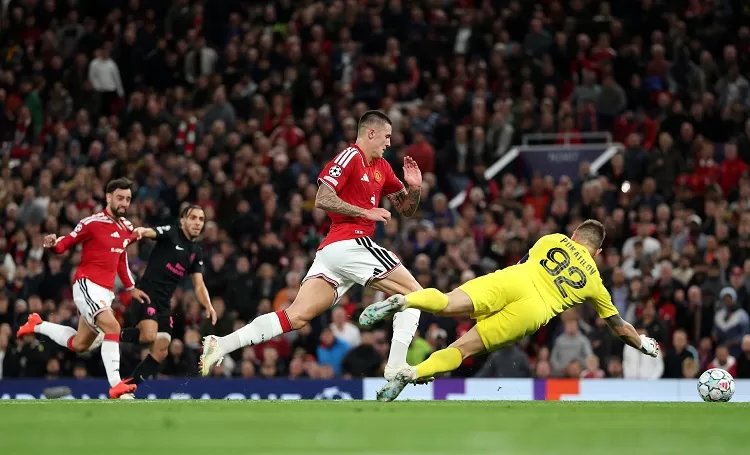 Man Utd must keep pushing – Carrick 19 - Egyptian Gazette
