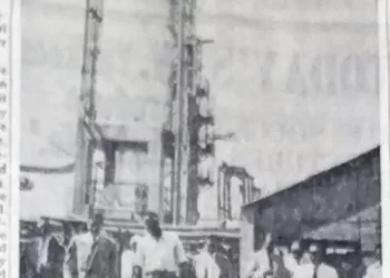 Sidky visits government oil refinery at Suez